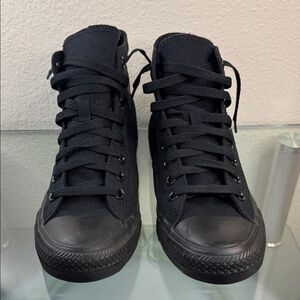 Classic triple black Chuck Taylor, All-Star Converse Black Canvas High-Tops Sz.7